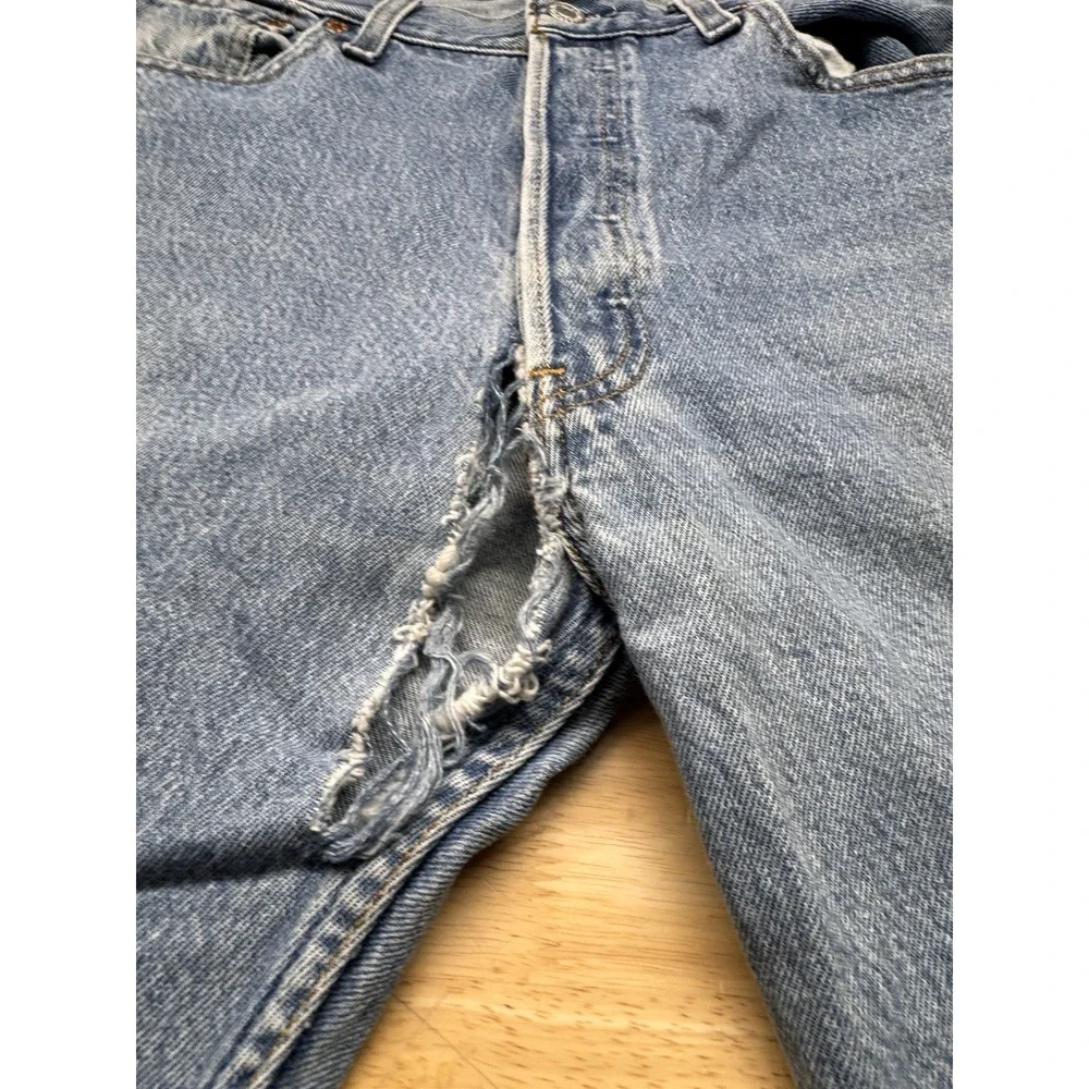 Levis jeans description
